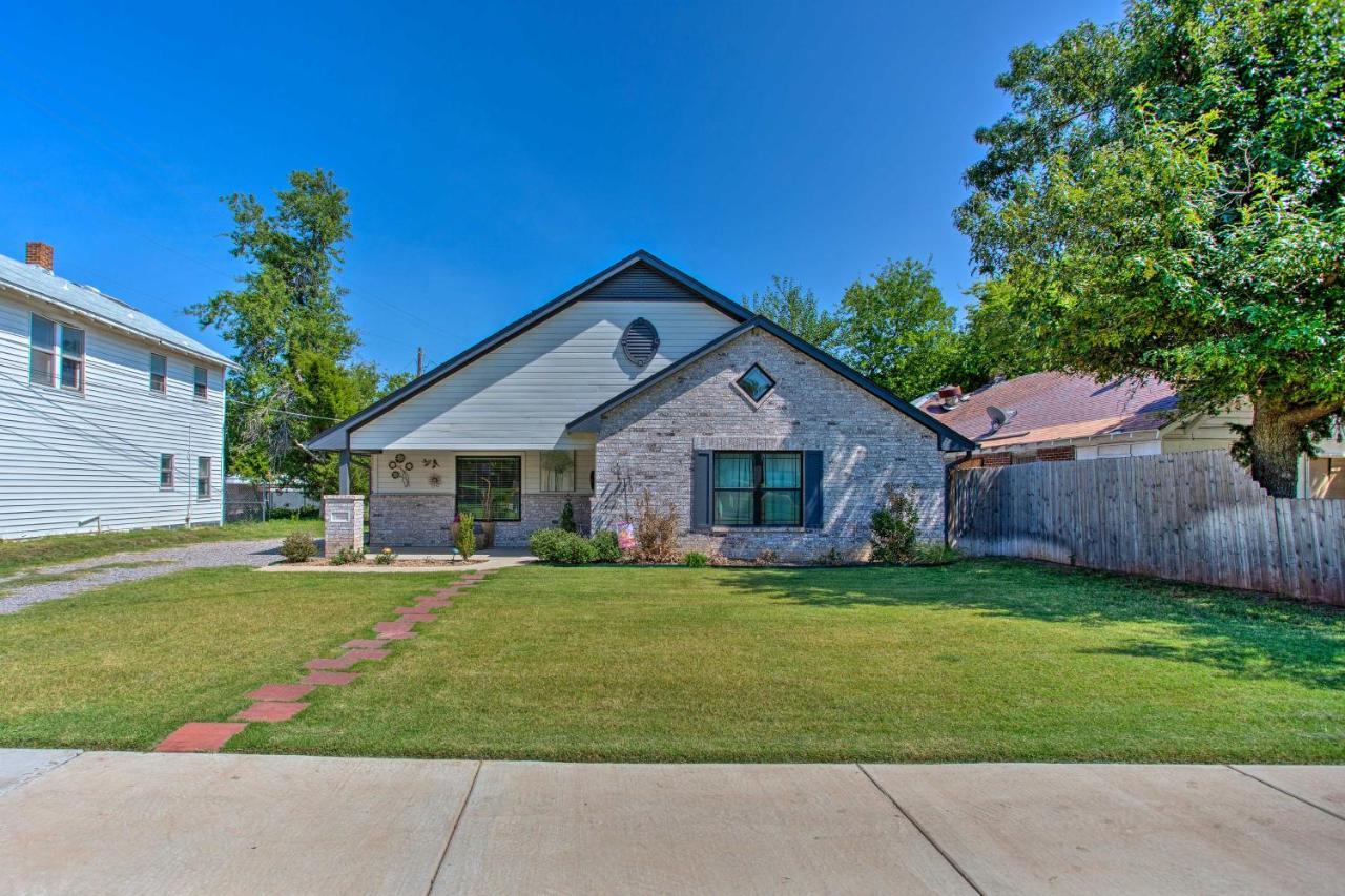 Modern Okc Retreat Half-Mile To Plaza District! Villa Oklahoma City Exterior photo